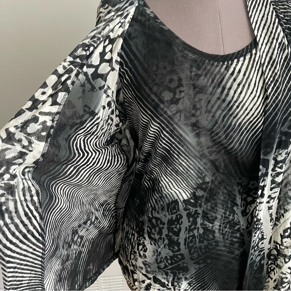 Lynn Richie Silver tank top and matching cardigan set - Picture 7 of 11